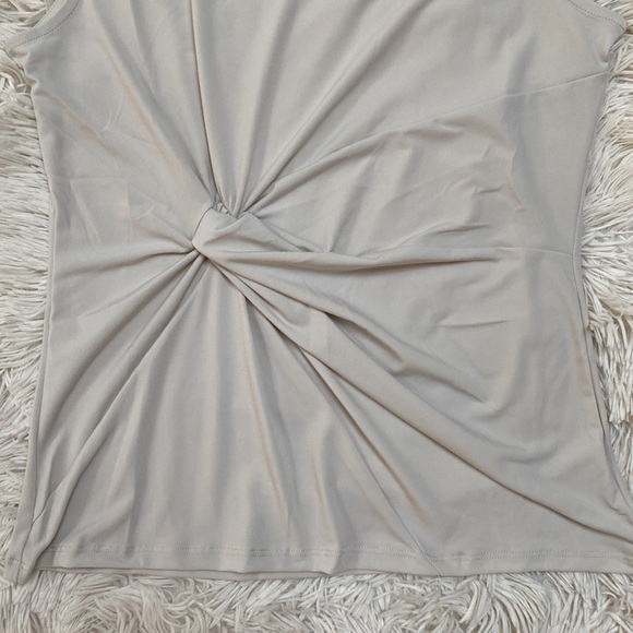 🎉HP🎉 Zenana Sleeveless Front Twist Hem Top 💗 Beige - Picture 5 of 12